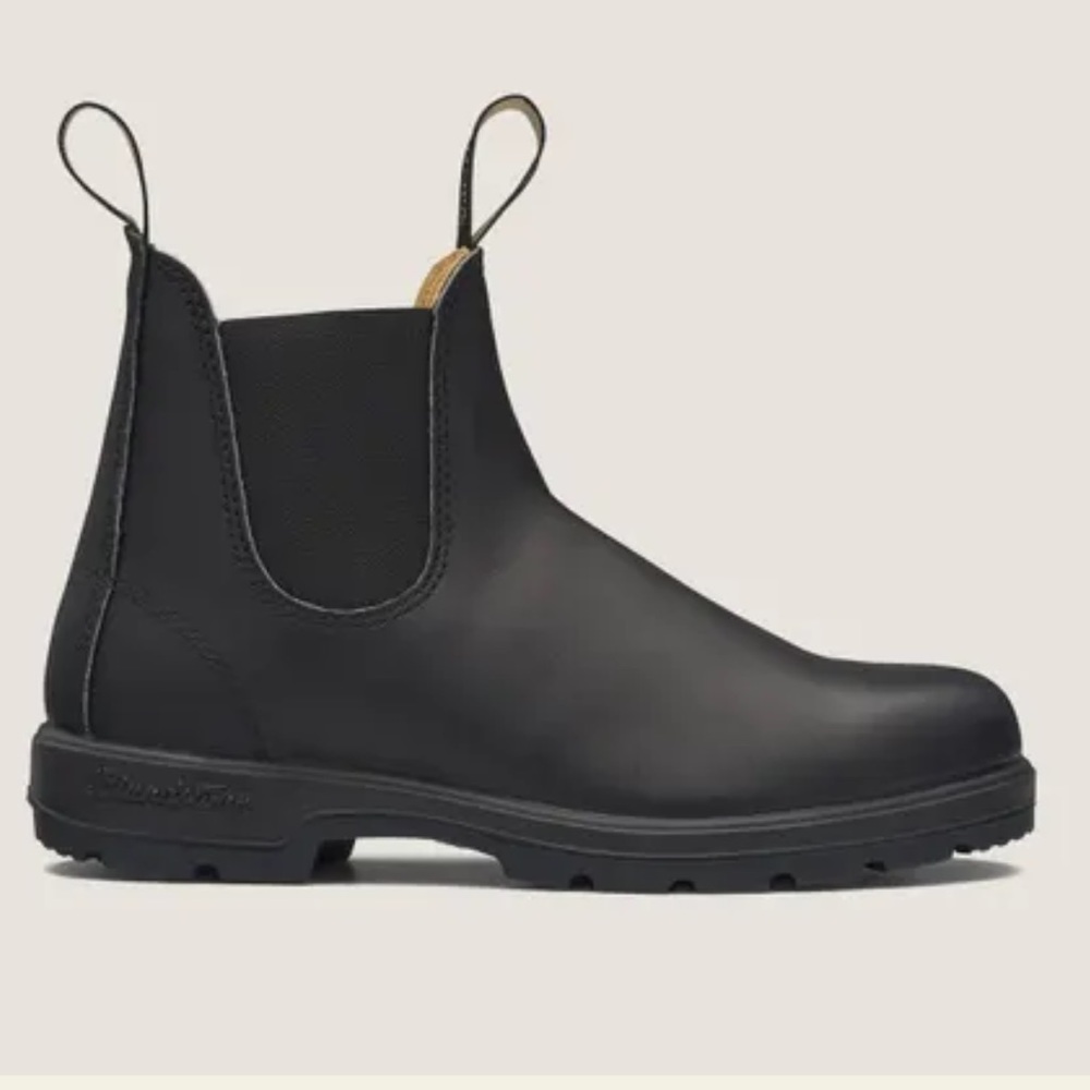 558
WOMEN'S CLASSICS
CHELSEA BOOTS - BLACK Us Size